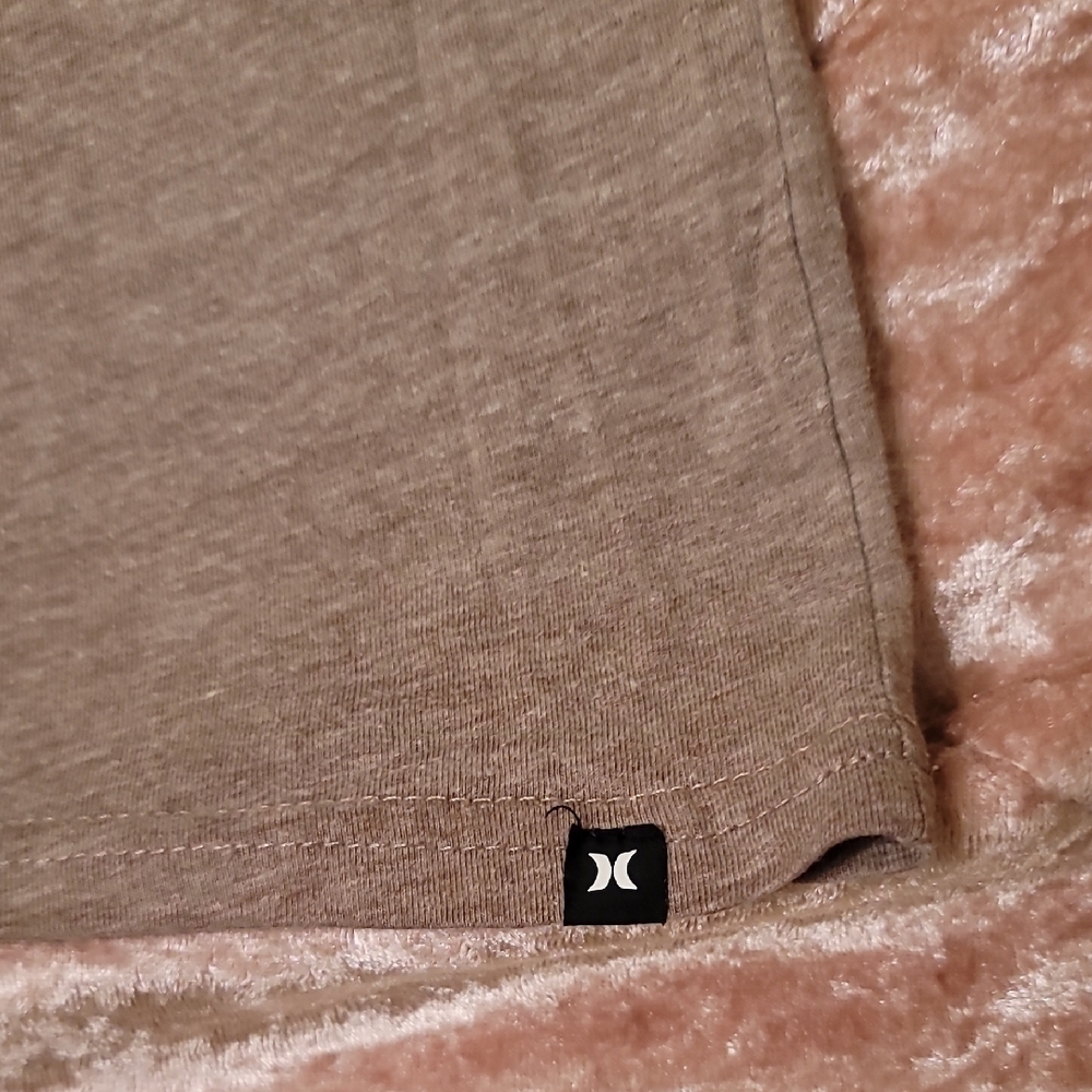Hurley Men's Large V-Neck Tee Shirt - Picture 3 of 8